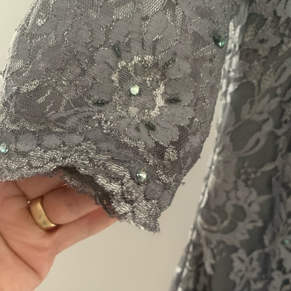 SOCIAL OCCASIONS BY MON CHERI | Lace overlay cocktail dress Sz 8 - Picture 3 of 11